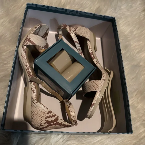 Pashion Footwear Pashionista convertible sandal in Ivory Snakeskin, size 9 - Picture 2 of 6